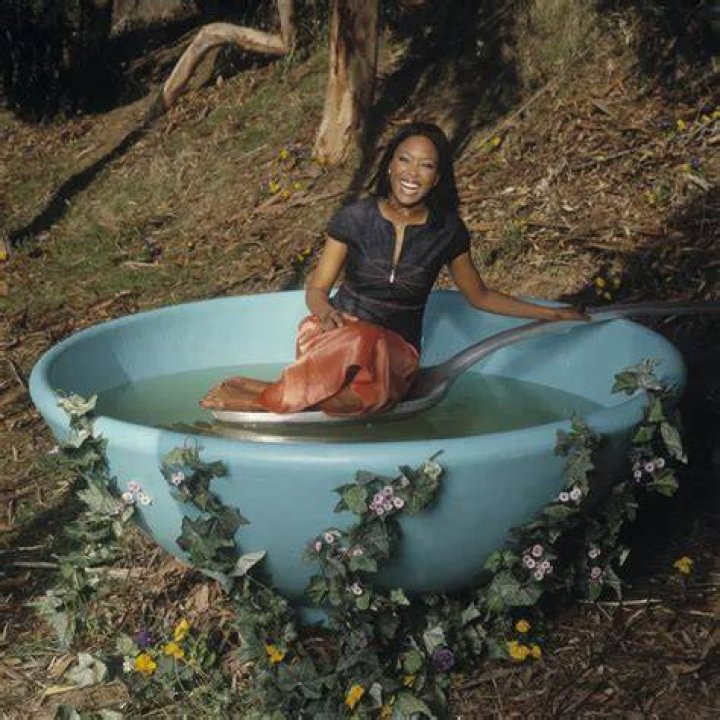 10 Sexy Aisha Tyler Bikini Pics