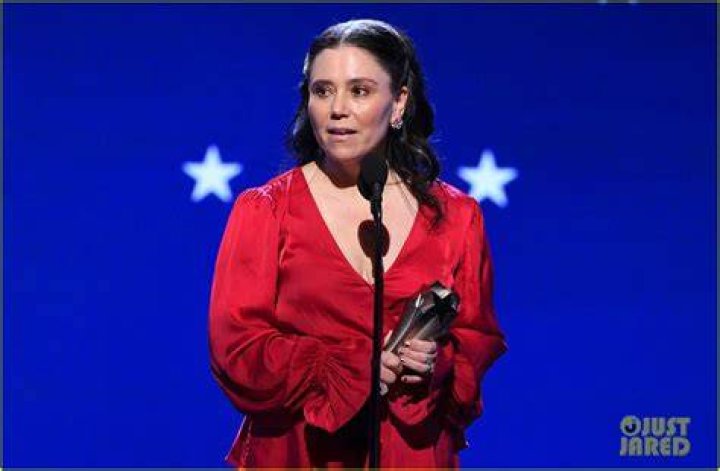 2020 Critics Choice Awards Alex Borstein Expresses Her Iconic Views On