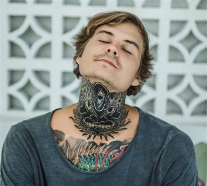 41 Best Neck Tattoos For Women Beautyholo Neck tattoos women, Neck