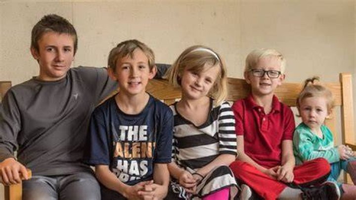5 siblings hoping to be adopted together sparks overwhelming response