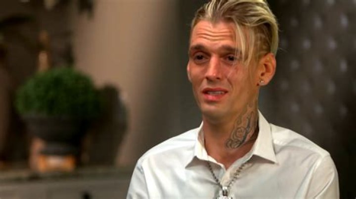 Aaron Carter breaks down over death of sister and father