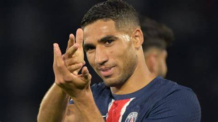 Achraf Hakimi's salary at PSG How much he makes per hour, day, week