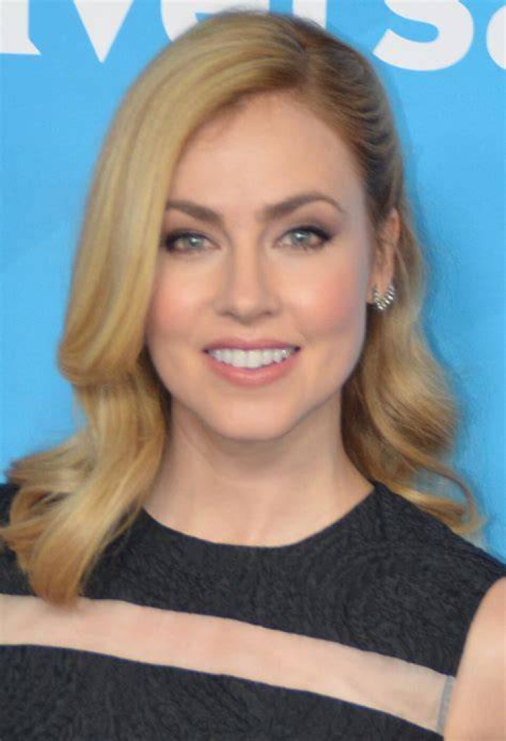 Amanda Schull Profile Images &mdash; The Movie Database (TMDB)