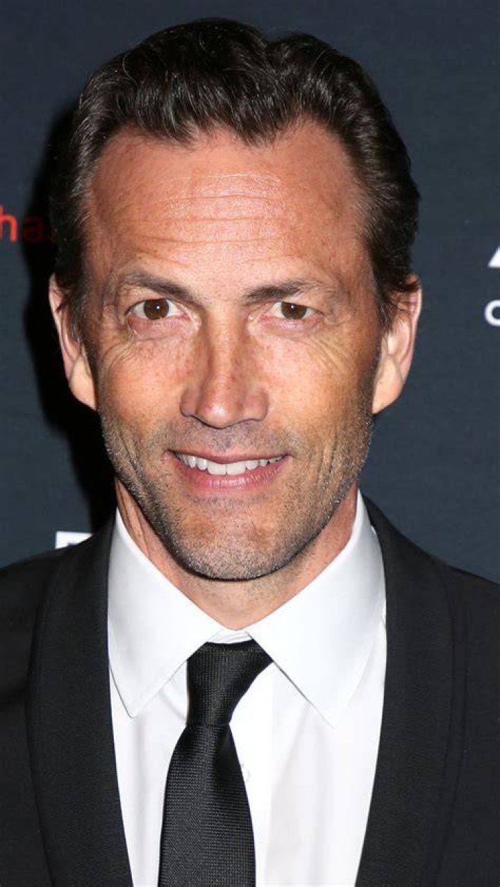 Andrew Shue from 'Melrose Place' Is Married to Amy Robach and Co
