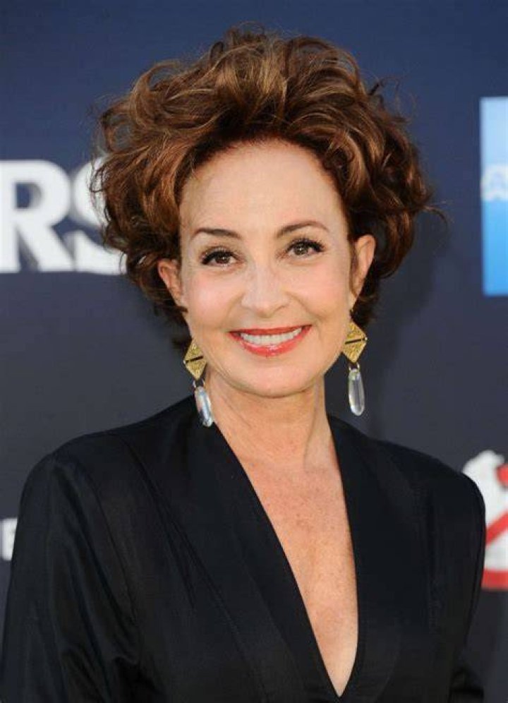 Annie Potts Chicago Med Wiki Fandom