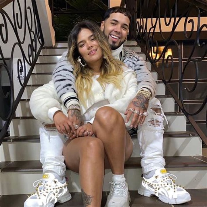 Anuel AA announces wedding with Karol G for 2020