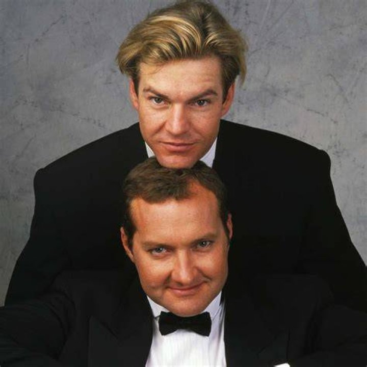 Are Randy Quaid and Dennis Quaid related? ABTC