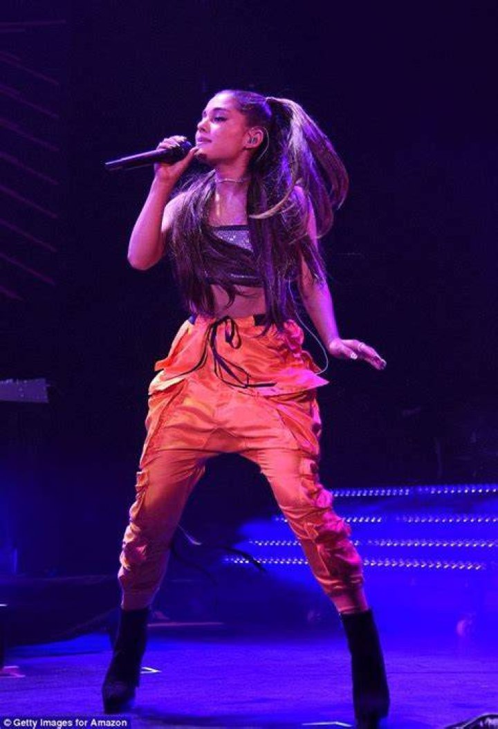 Ariana Grande's New Boyfriend Ethan Slater Files for Divorce from Wife