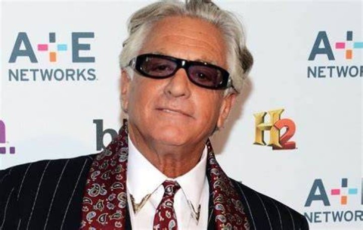 Barry Weiss 2024 Wife, net worth, tattoos, smoking & body facts Taddlr