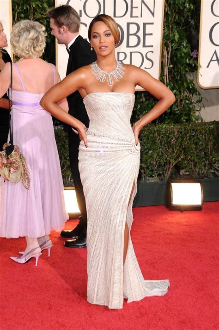 Beyonce`s height, weight. She is not gifted with thin body