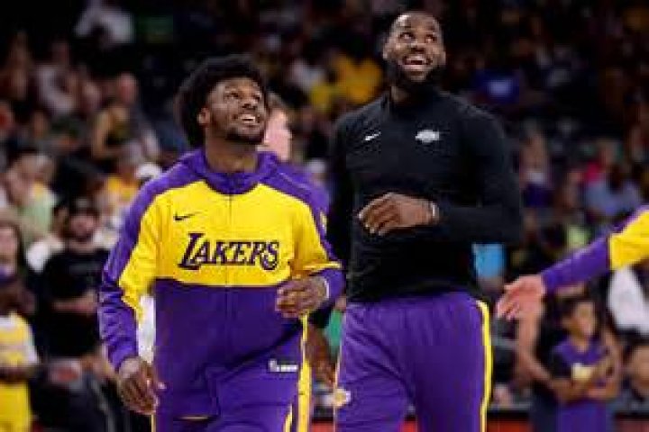Bronny And Bryce James' 2023 Height How Tall Are LeBron James' Sons