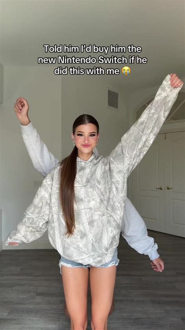 Brooke Monk(brookemonk_) TikTok Brooke monk, Brook monk, Monk pictures