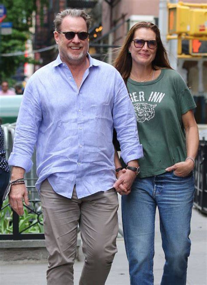 Brooke Shields and Chris Henchy Hollywood Couples Who Have Been