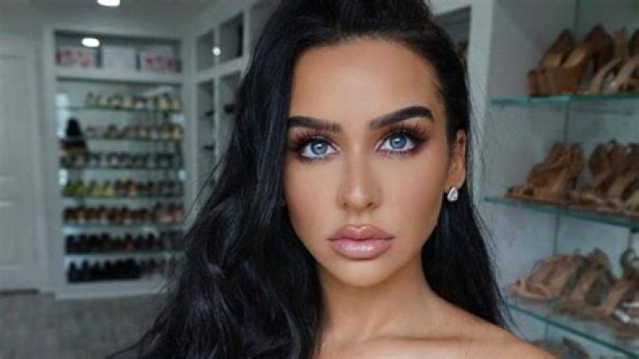 Carli bybel is perfect Slaylebrity