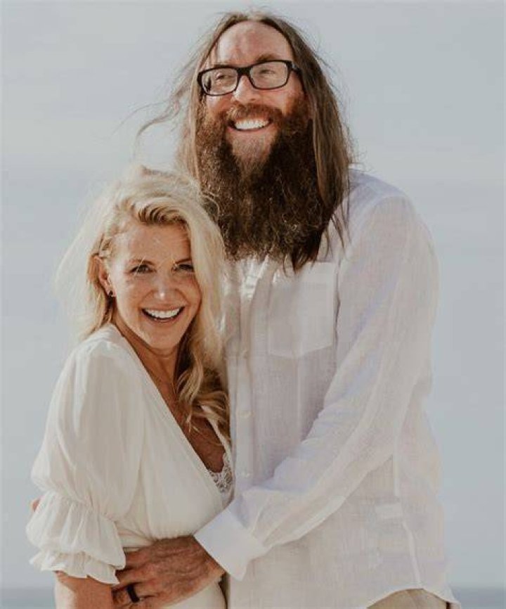 David Crowder 2023 Wife, net worth, tattoos, smoking & body facts Taddlr