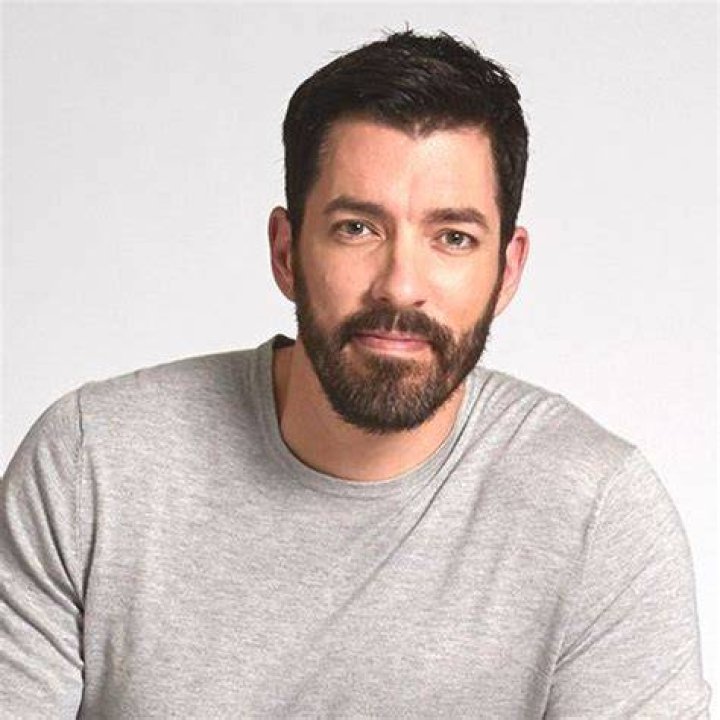 Drew Scott Facebook, Instagram, Twitter [Profiles]