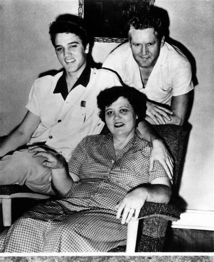 Elvis Presley Father Elvis (21) and his father, Vernon Presley (40