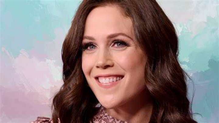 Erin Krakow picture