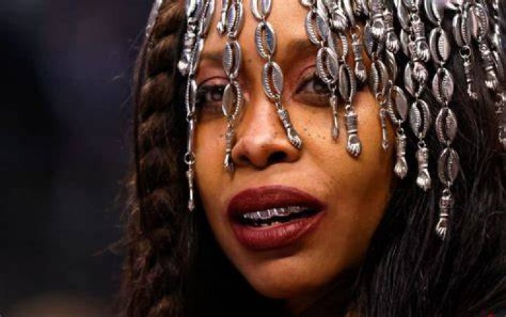 Erykah Badu Says 'Everybody Does Not Have Relationship Skills'