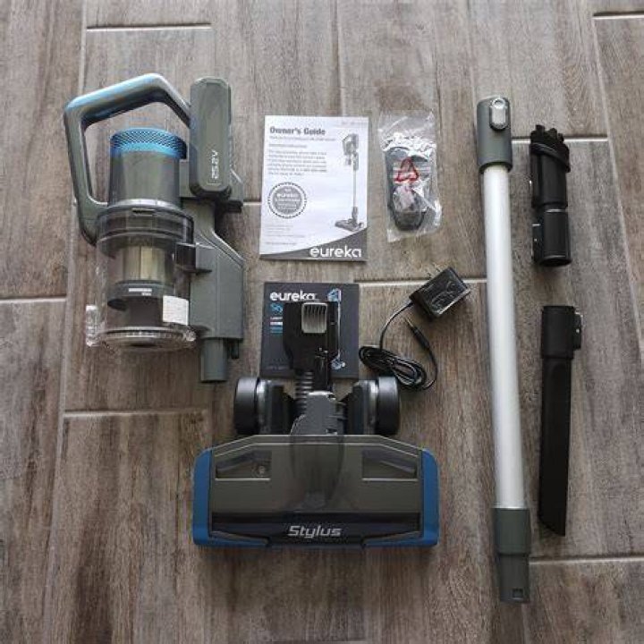 Eureka Stylus Lightweight Cordless Vacuum Cleaner, 350W
