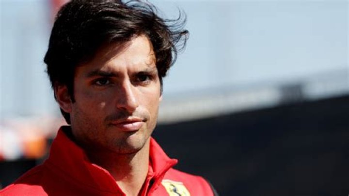 F1 driver Carlos Sainz reportedly chases down thieves who stole his