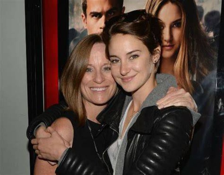 Family of Shailene Woodley Parents, Siblings, Boyfriend BHW