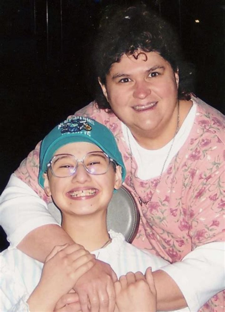 Gypsy Rose Blanchard spotted cozying up to exfiancé Ken Urker post