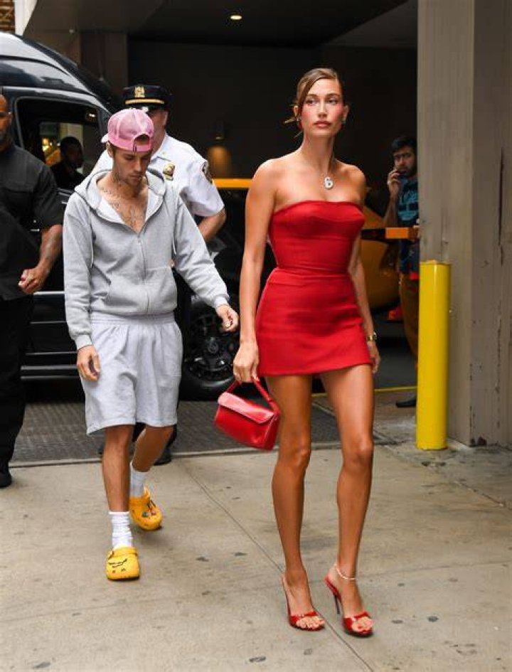 Hailey Bieber Admits She Pops Justin Bieber's Pimples — See Video Allure