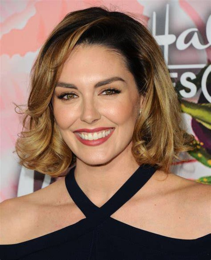 Hallmark Channel Star Taylor Cole Marries Producer Cameron Larson