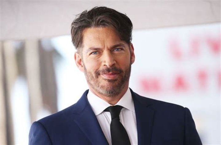 Harry Connick Jr. honors workers during pandemic road trip
