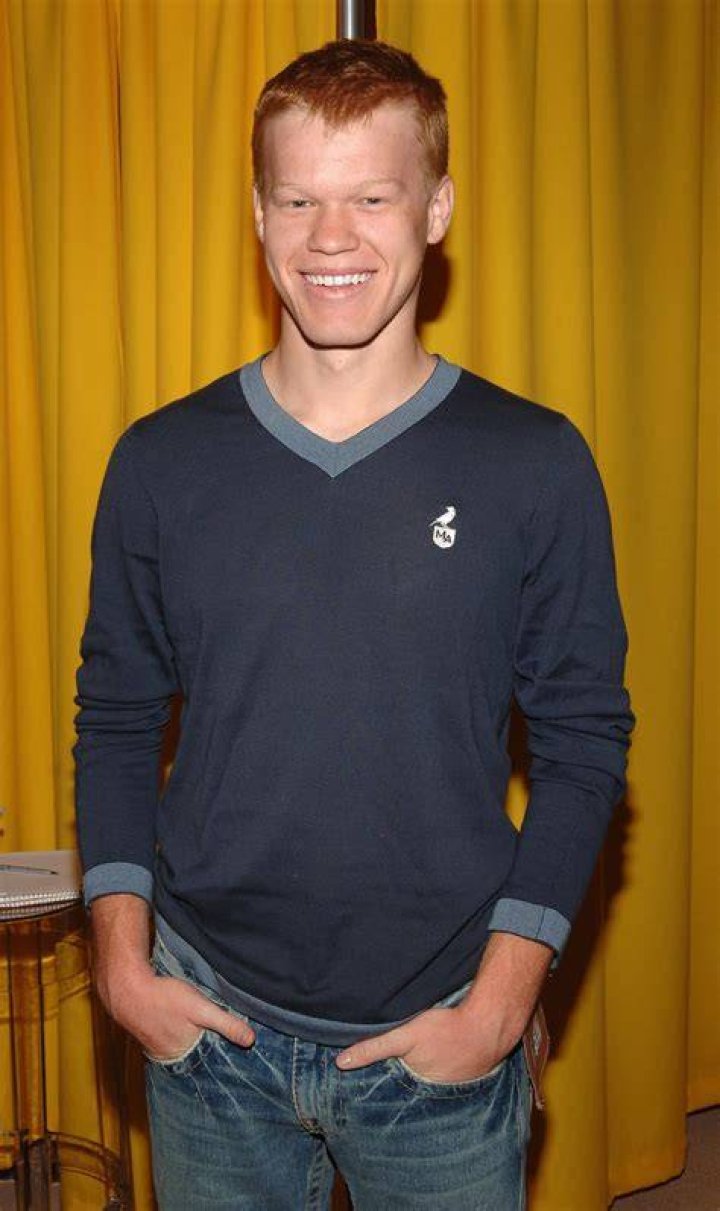 Hire Actor Jesse Plemons for your Event PDA Speakers