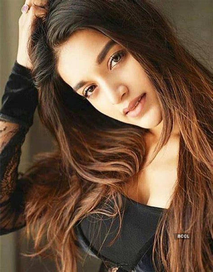 Hot Celebrity Pictures Glamorous Photoshoots of your favourite