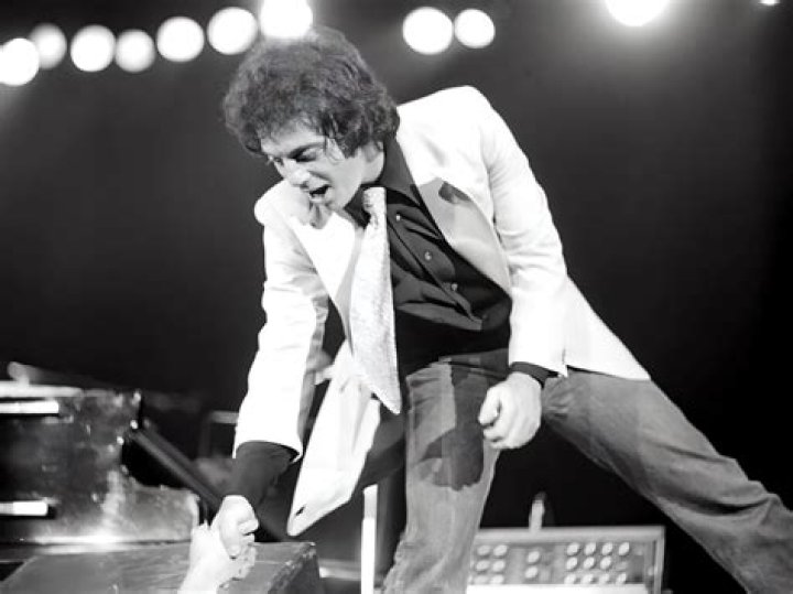 How Billy Joel&rsquo;s &lsquo;Vienna&rsquo; Went From a Deep Cut to His Most Popular Song