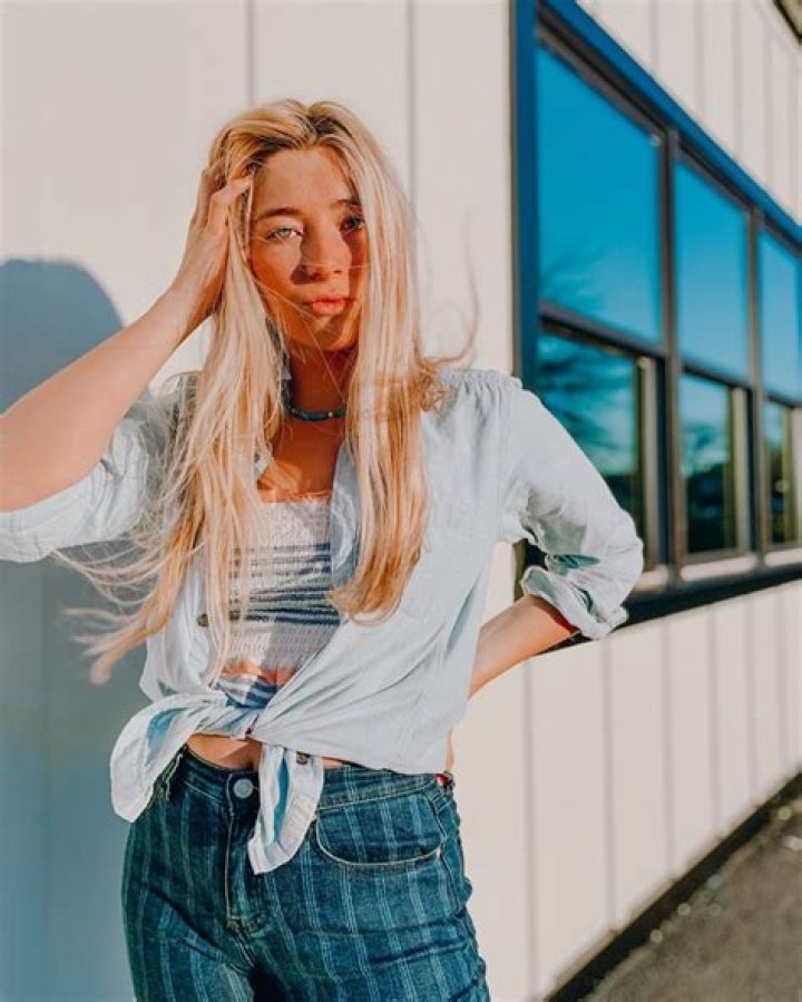 How Much Money Yasmyn Switzer Makes On YouTube Net Worth