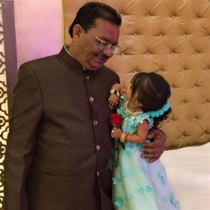 Is Jyoti Amge Married or Single? Who is Jyoti Amge's Husband?