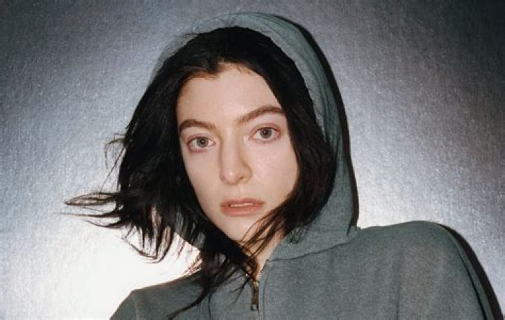 Is Lorde An LGBTQ+ Icon? Speculating Rumors And Sexual Orientation