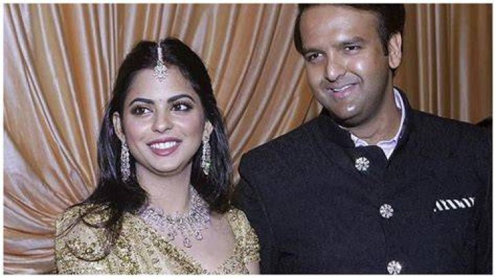 Isha Ambani, Anand Piramal's baby girl Aadiya Shakti receives super