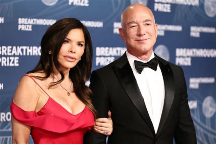 Jeff Bezos And Wife Divorcing After His Affair With Married Woman