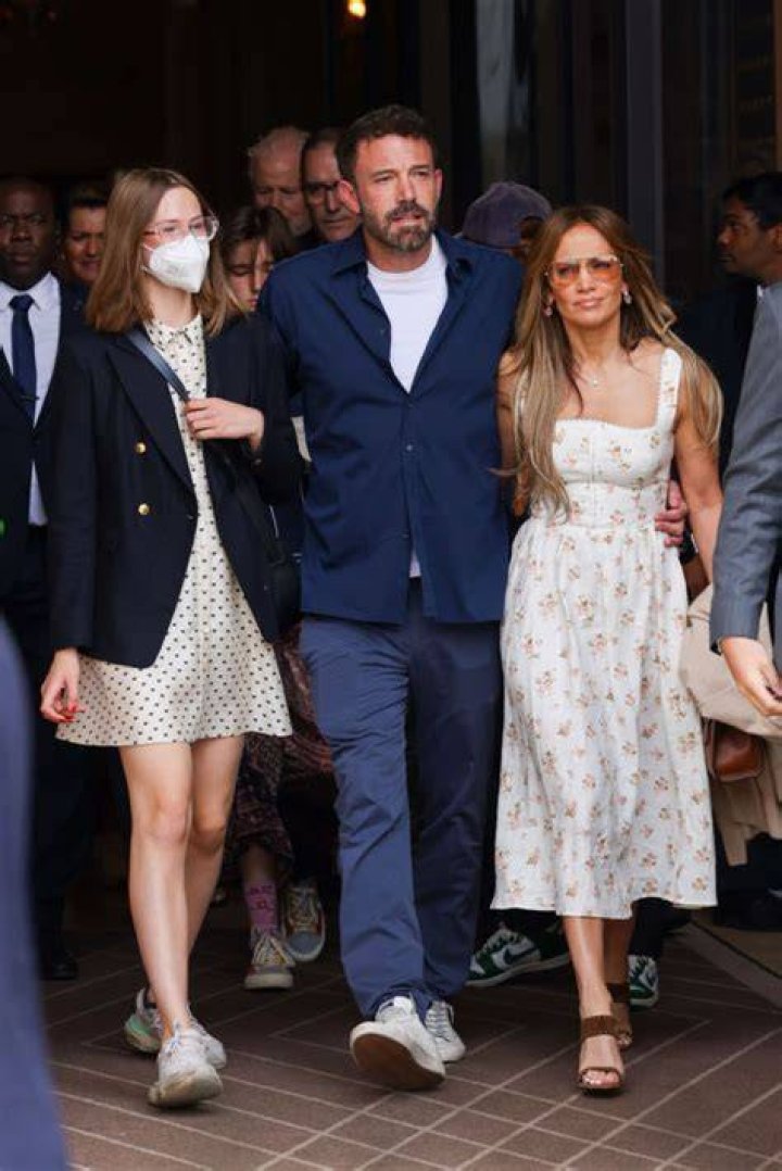 Jennifer Lopez & Violet Affleck Go On Shopping Spree