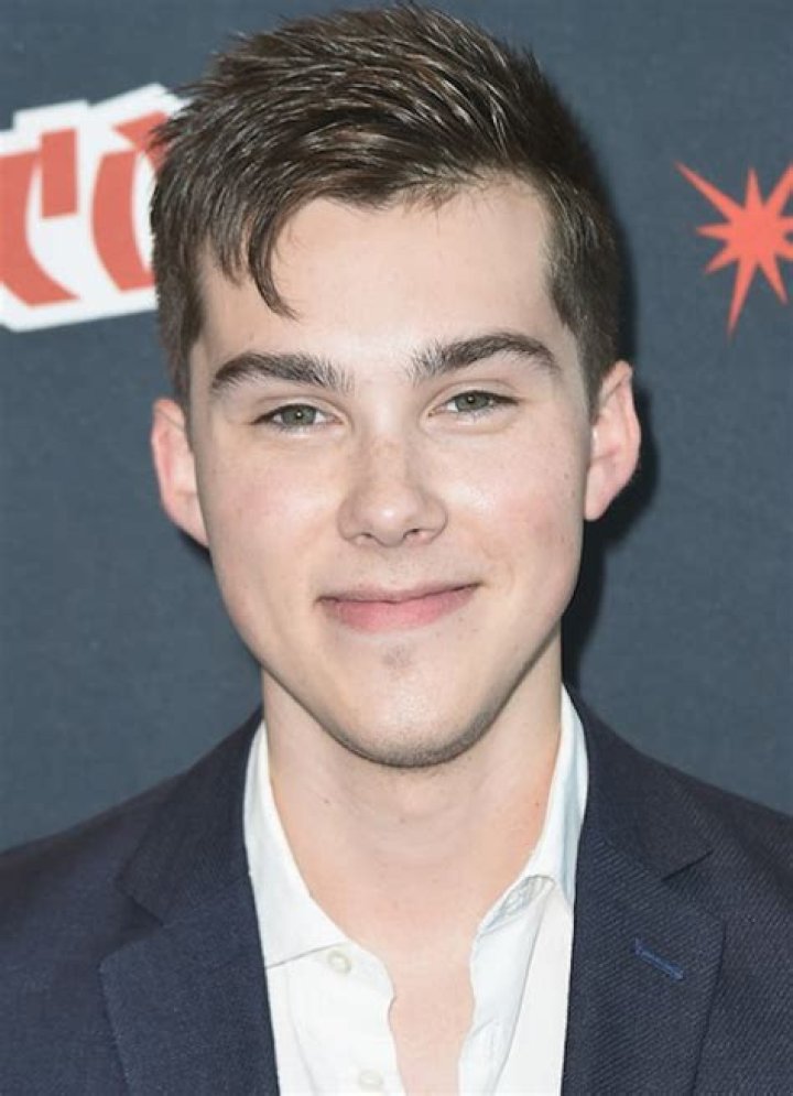Jeremy Shada height How tall is Jeremy Shada?
