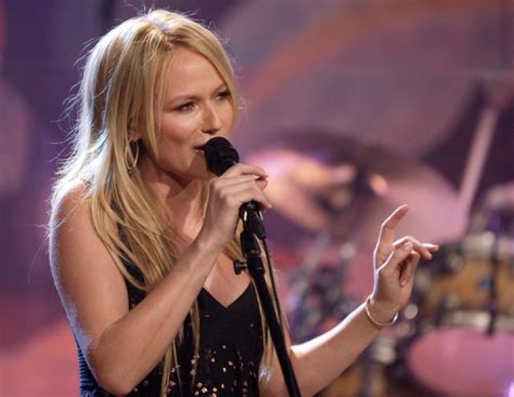 Jewel Performs Signature Hit “Hands” with Son Kase for The Masked