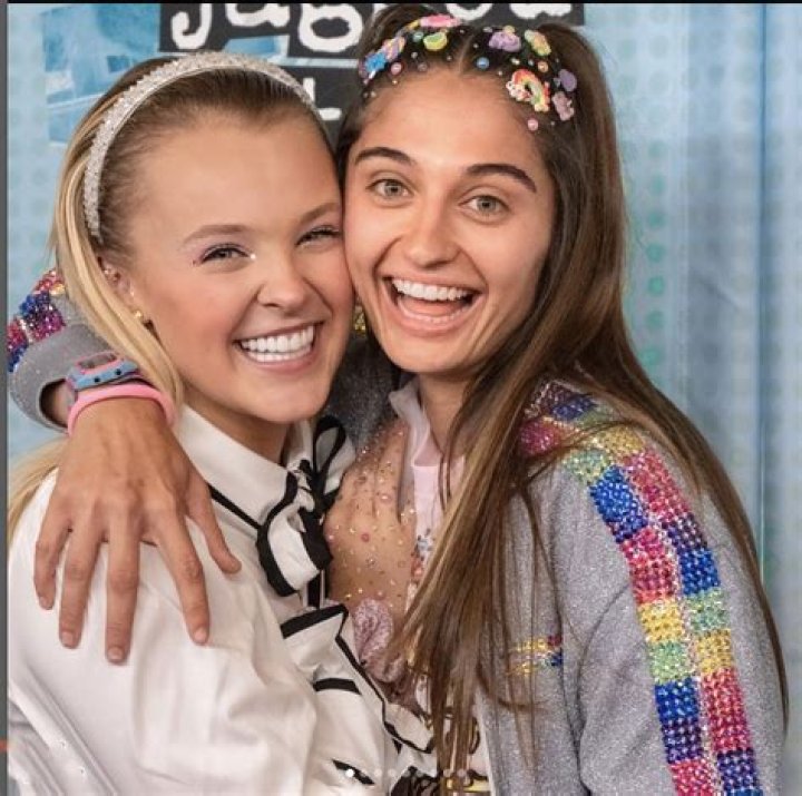 JoJo Siwa, la fidanzata Avery Cyrus si è lasciata Loansmp