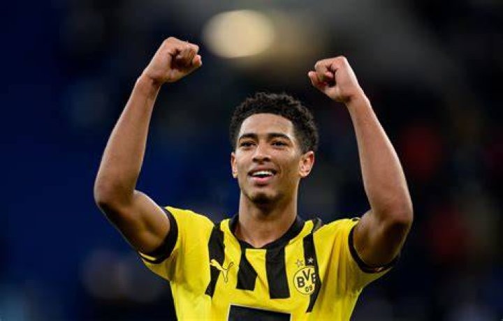 Jude Bellingham Borussia Dortmund football render FootyRenders