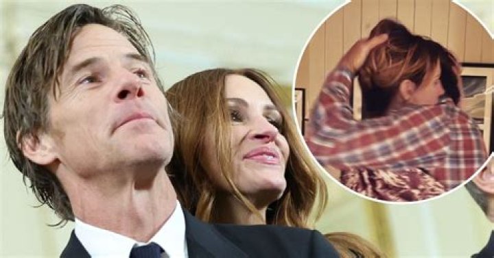 Julia Roberts Shares Rare PDA Pic With Husband Danny Moder