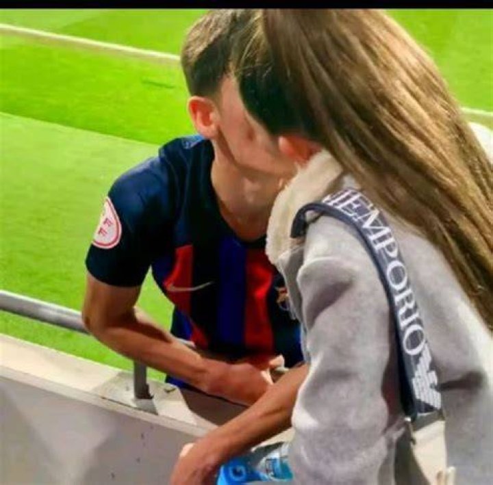 Just smile Pablo Gavi Chapter 50 Soccer boyfriend, Soccer