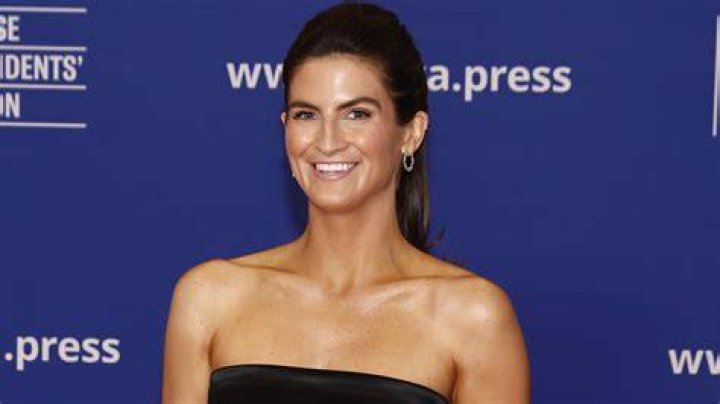 Kaitlan Collins net worth, salary, family, parents, career, mouth, IG