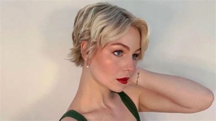 Kallmekris (Tiktok Star) Kris Collins Wiki, Biography, Age, Boyfriend