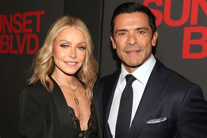 Kelly Ripa Husband Kelly ripa husband, Kelly ripa, Celebrity news