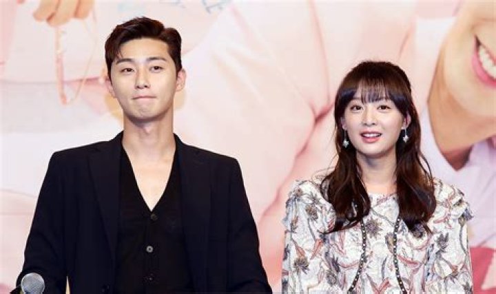 Kim Ji Won and Park Seo Joon won Best Couple Award during KBS Drama