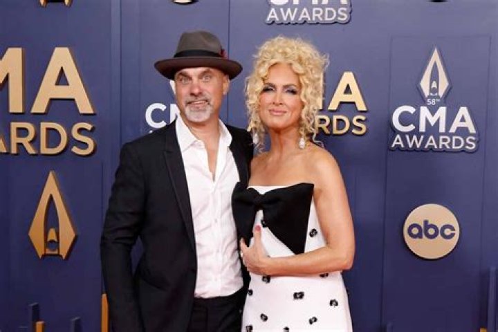 Kimberly Schlapman and Husband Stephen Found Love after Tragedy